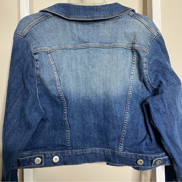 NWT Torrid Crop Denim Jacket - Medium Wash. Size 1. - Picture 6 of 13